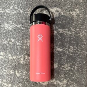 Hydro Flask 20 Ounce Coral Bottle with Black Lid